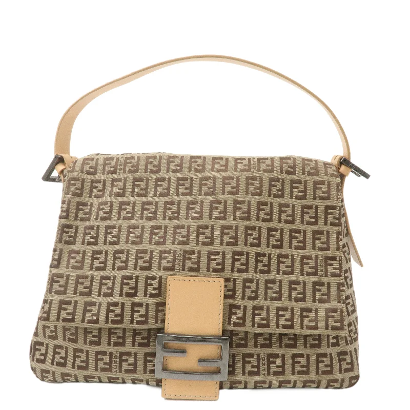 Fendi backpacks with a water - resistant exterior made of high - tech materialsFENDI Mamma Baguette Zucchino Leather Shoulder Bag Beige 8BR001