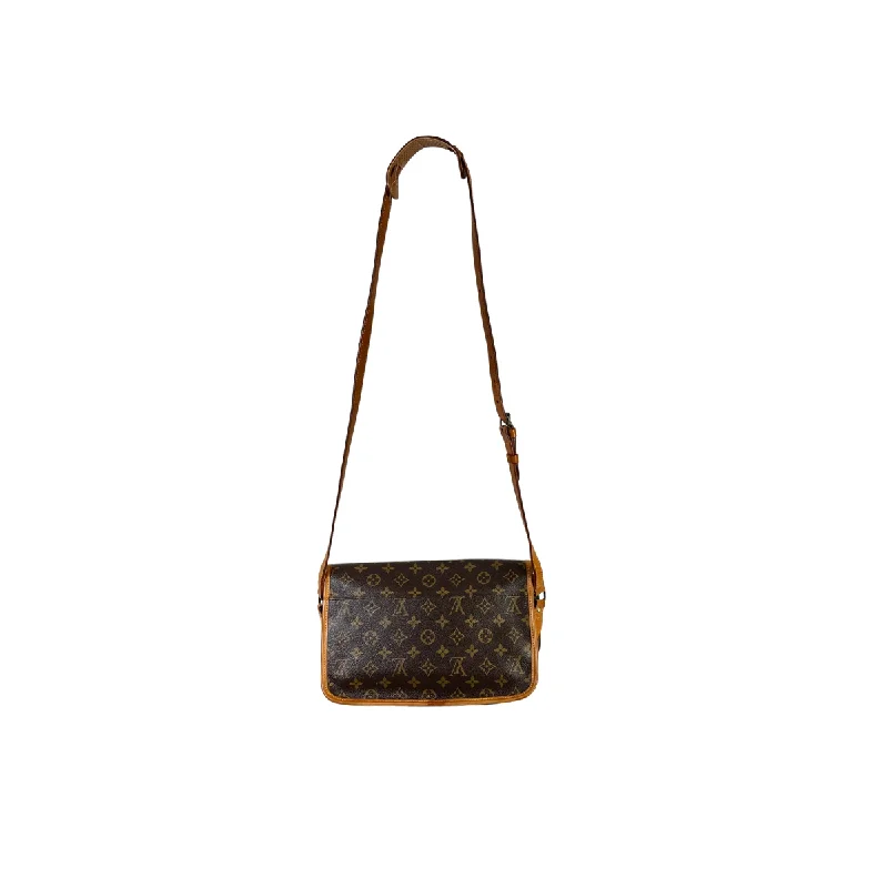 Louis Vuitton handbags with a beaded trim for a touch of glamourLouis Vuitton Gibecière