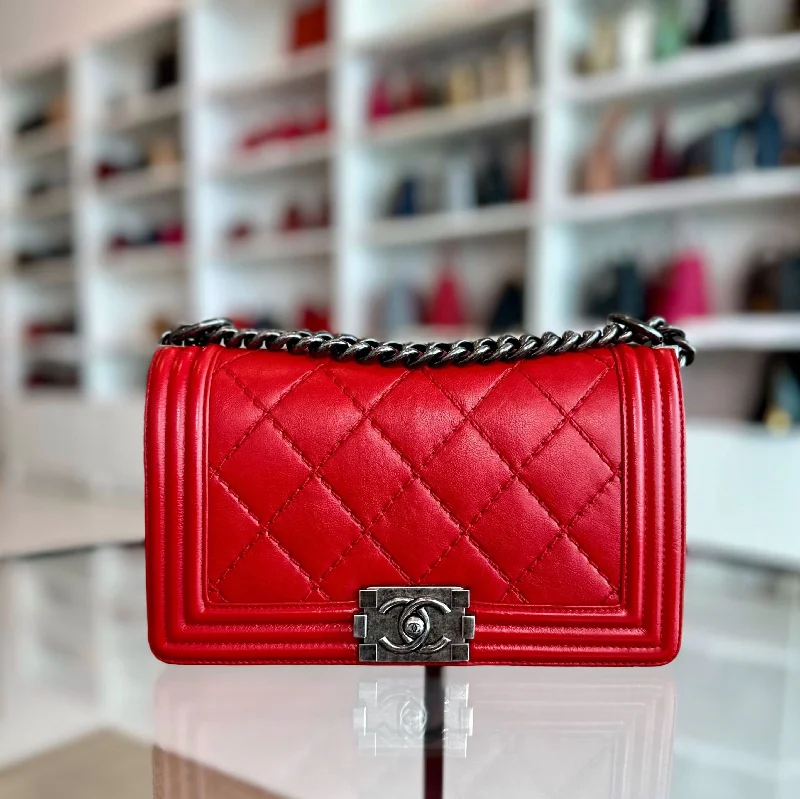 Chanel Handbag with Adjustable Strap for ComfortBoy Old Medium 25cm Calfskin Red RSHW No 1