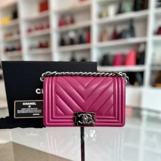 Chanel Luxury Handbag for High - End EventsBoy Small Calfskin Chevron Pink SHW No 26