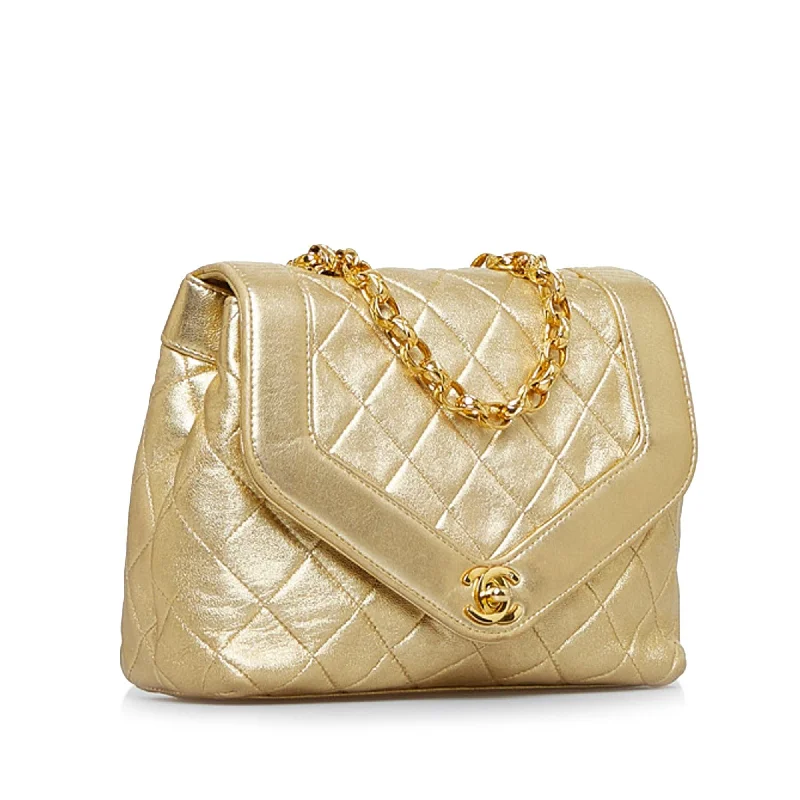 Chanel Classic Flap Bag for Evening PartyChanel CC Matelasse Lambskin Flap Bag (5yyzCW)