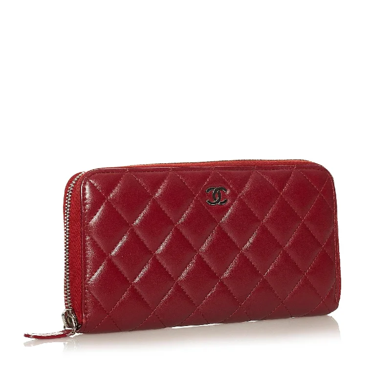 Chanel Luxury Handbag for High - End EventsChanel CC Matelasse Lambskin Leather Wallet (35305)