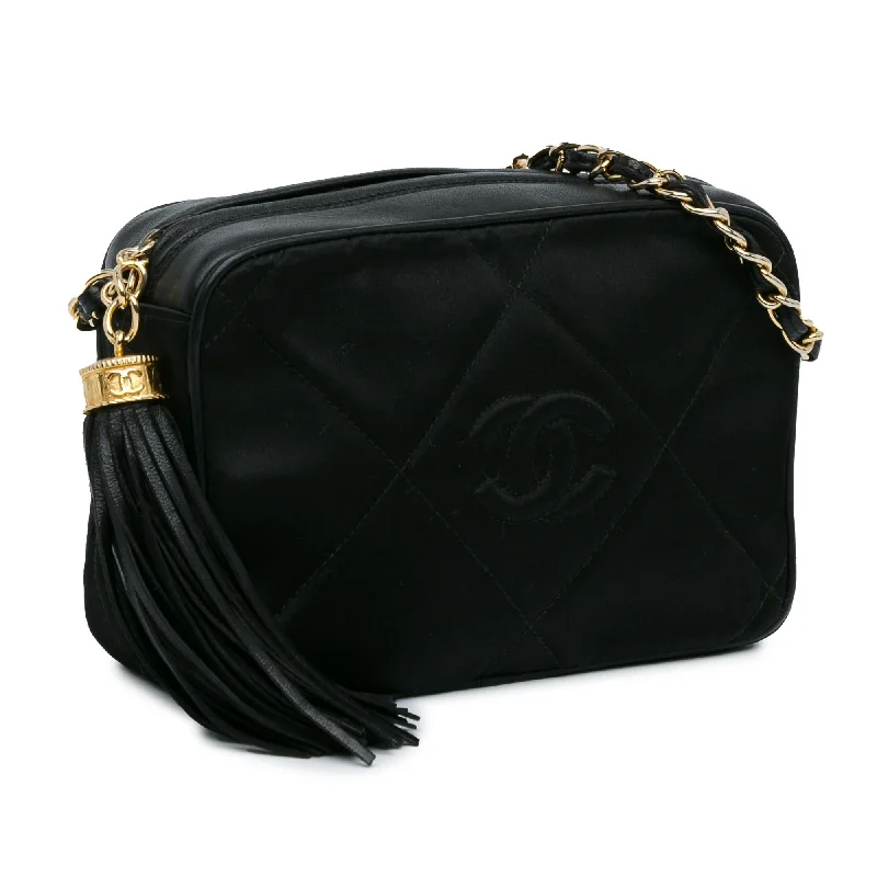 Chanel Lightweight Handbag for Daily ErrandsChanel CC Matelasse Tassel Camera Bag (w2rli7)