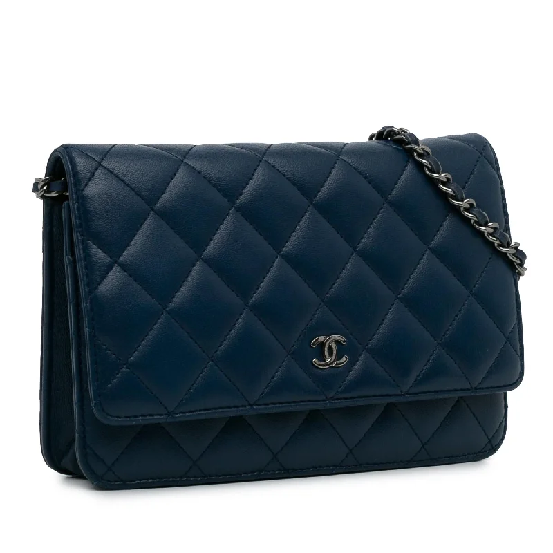 Chanel Vintage Inspired Handbag for Retro LoversChanel Classic Lambskin Wallet on Chain (bkhKaU)