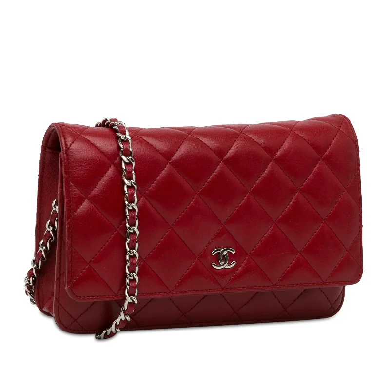 Chanel Chain Strap Handbag for Everyday UseChanel Classic Lambskin Wallet on Chain (K44mDi)