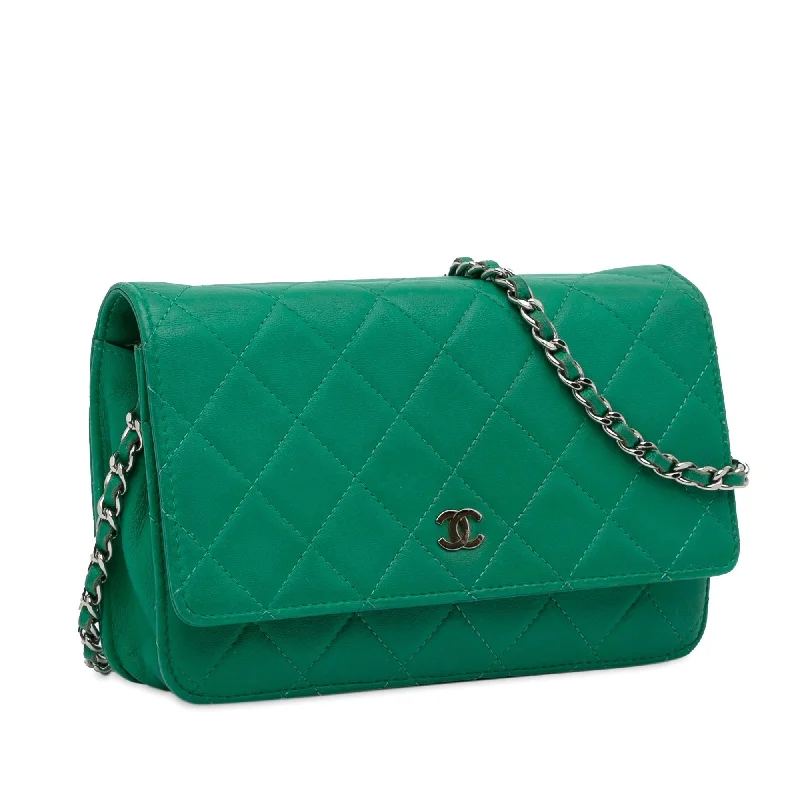 Chanel Classic Flap Bag for Evening PartyChanel Classic Lambskin Wallet on Chain (KwjkVE)