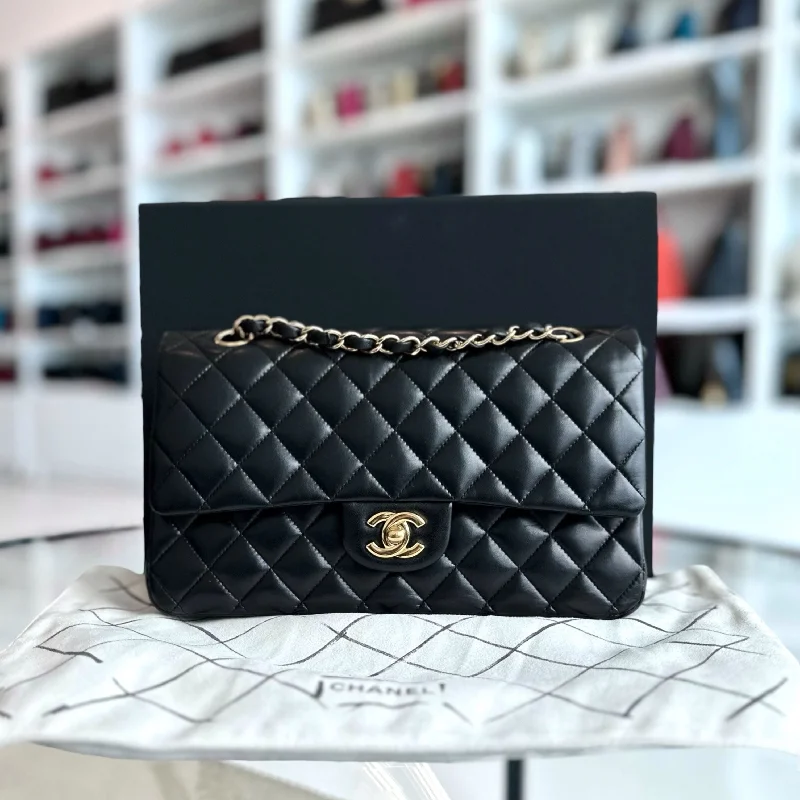 Chanel Quilted Leather Shoulder Bag for FashionistasLambskin 25CM Quilted Black GHW