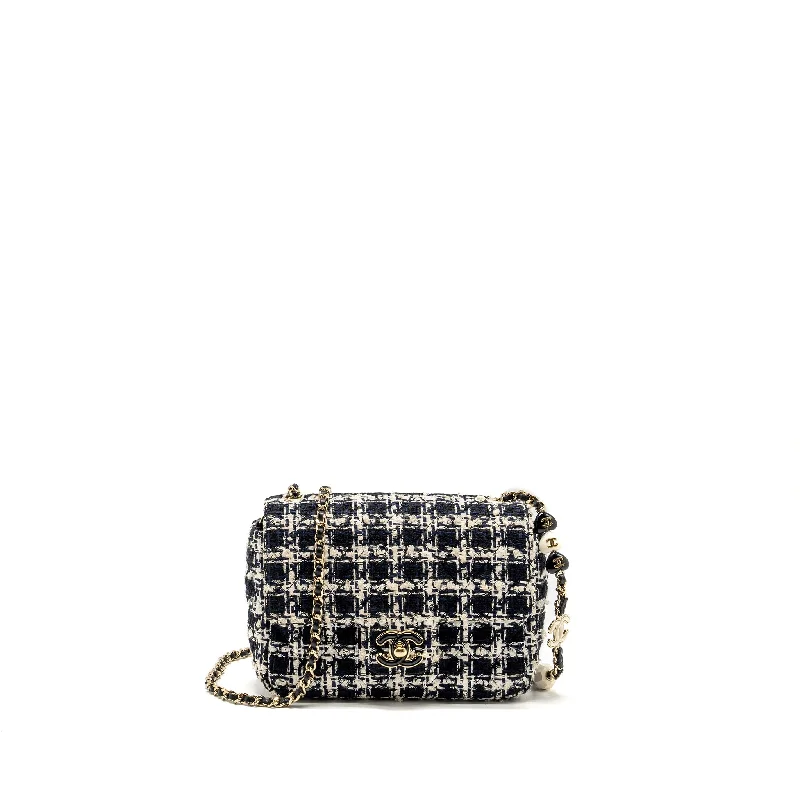 Chanel Black Handbag for Business MeetingsChanel Mini Flap Bag with Detailed Chain Tweed Black/White LGHW (Microchip)