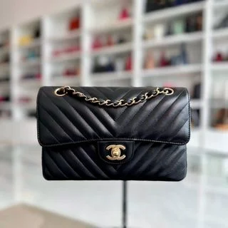 Chanel All - Match Handbag for Versatile StylingSmall Classic Flap Lambskin 23cm Chevron Black GHW No 27